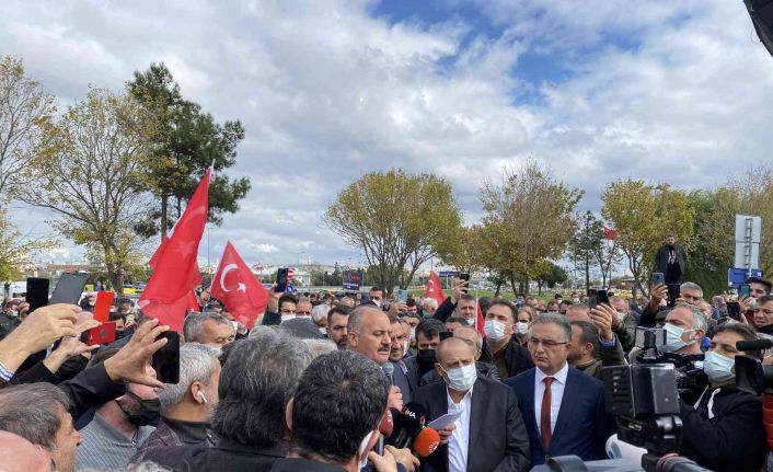 Eyüp Aksu: “İETT şoförü 5 bin TL maaş alırken taksi şoförüne 6 bin TL maaş veremez”