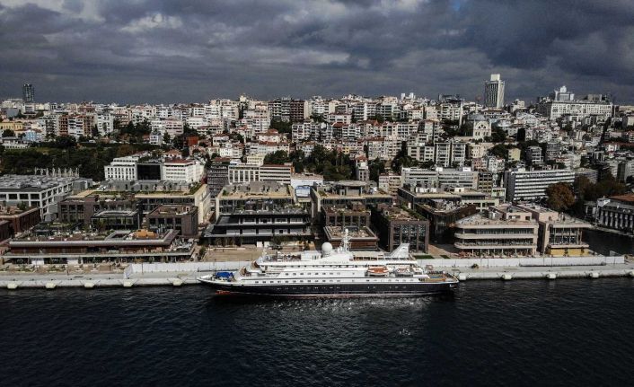 Galataport İstanbul ilk yolcu gemisini dünyanın tek yer altı kruvaziyer terminalinde ağırlıyor
