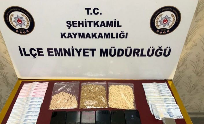 Gaziantep’te 2 bin 303 captagon hap ele geçirildi
