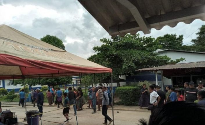 Guatemala’da aşı karşıtları sağlık ekiplerine saldırdı, yaklaşık 50 doz aşıyı yok etti