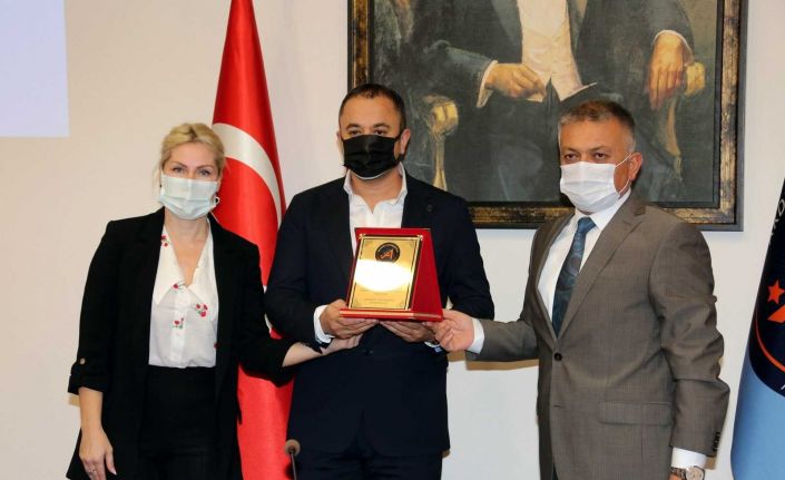 Hayırseverden AÜ Hastanesine babası adına 1 milyon TL bağış