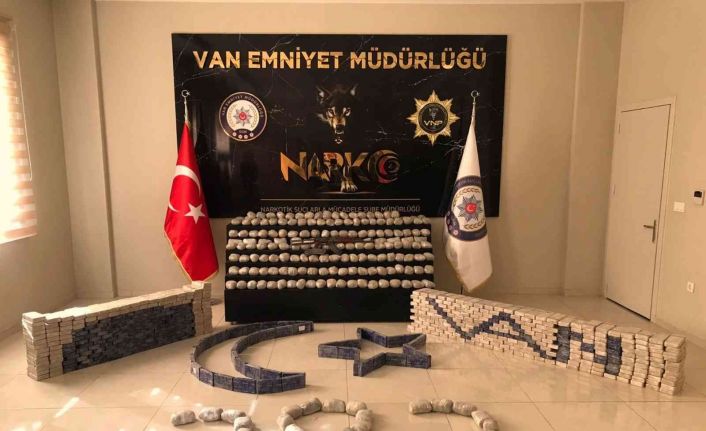 İçişleri Bakanı Soylu: “Van Başkale’de; 753 paket halinde 383 kg 122 gr eroin ele geçirildi”