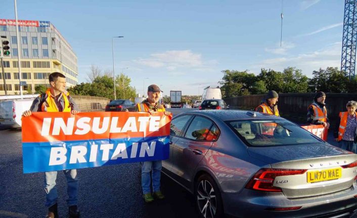 İngiltere’de Eylül’den bu yana devam eden çevre protestolarında yüzlerce protestocuya gözaltı
