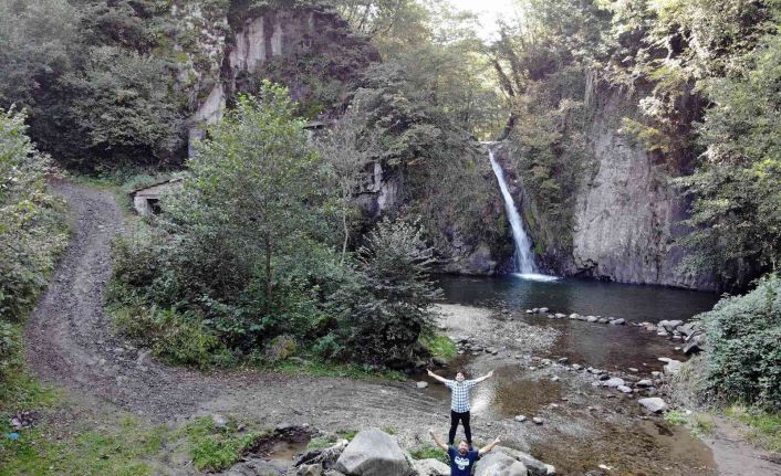 Kadıncık Şelalesi’nde sonbahar güzelliği