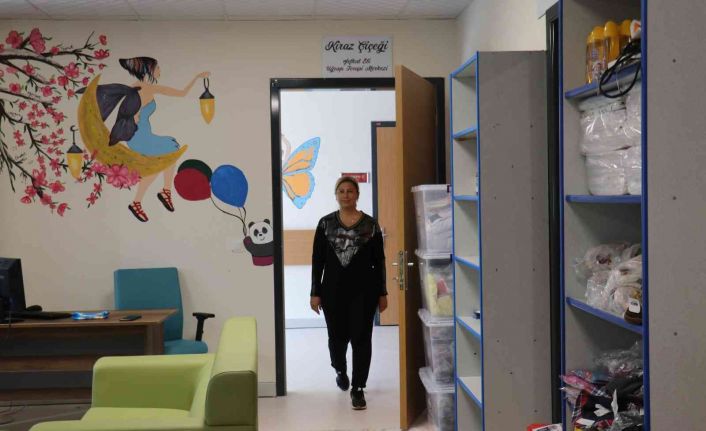 Kanser hastaları hem tedavi oluyor hem de moral depoluyor