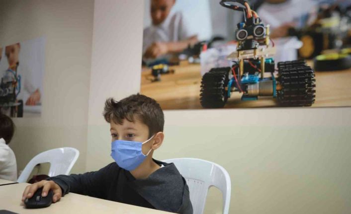 Kartal Belediyesinden çocuklara ‘robotik kodlama eğitimi’
