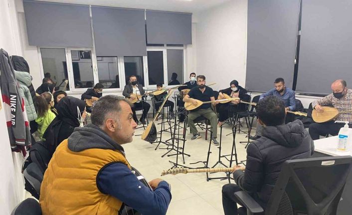 KASMEK’te bağlama kursları başladı