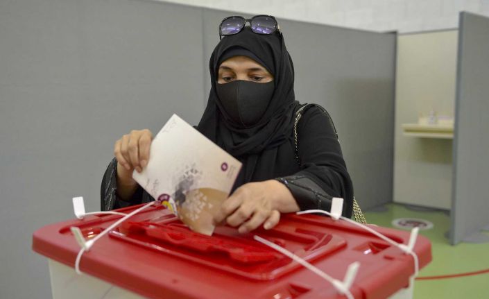Katar’da ilk kez yapılan Şura Meclisi seçimlerine katılım oranı yüzde 44