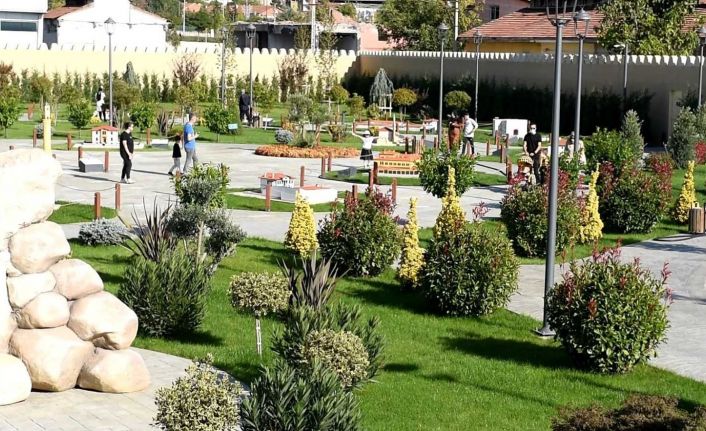 Kentin tarihi dokusunu görmek isteyenler Çoruminia’yı ziyaret ediyor