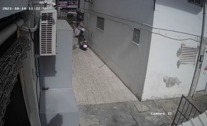 Kırgız gencin 7’nci kattan düşüşü güvenlik kamerasında