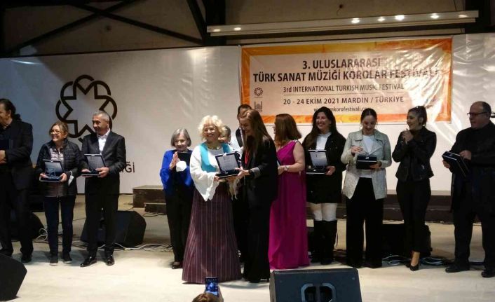 Mardin’de Sanat Müziği Korolar Festivali’nde Nilüfer Kadın Korosu sahne aldı