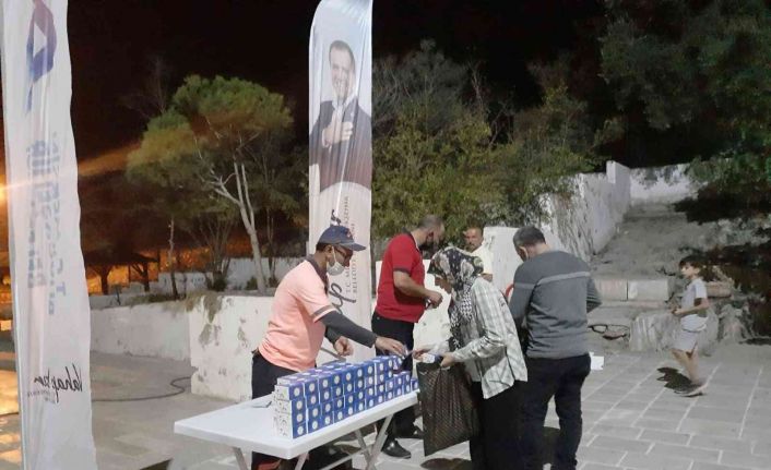 Mersin’de Mevlid Kandili’nde 20 bin kandil simidi dağıtıldı