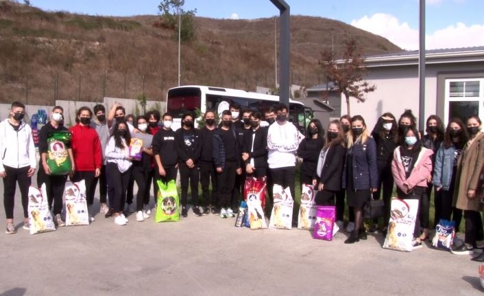 Öğrenciler Küçükçekmece’deki hayvan rehabilitasyon ve tedavi merkezini ziyaret etti