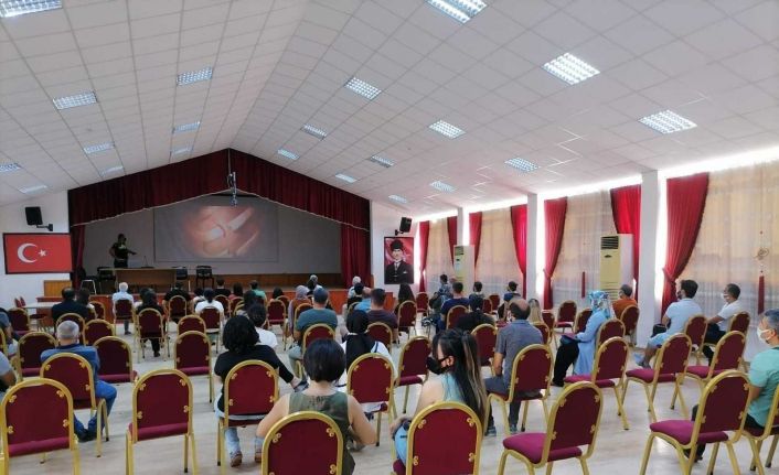 Öğretmen ve öğrencilere trafik eğitimi