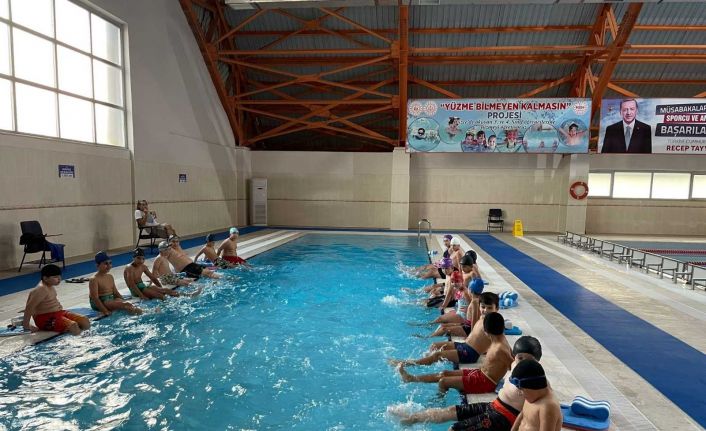 Okuldan sonra yüzmeye