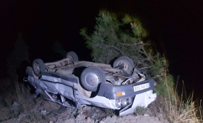 Otomobil 80 metre yükseklikten dere yatağına uçtu, sürücüsünü emniyet kemeri kurtardı