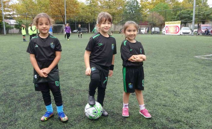 (Özel haber) Meşin yuvarlığın peşinde erkeklere taş çıkardılar