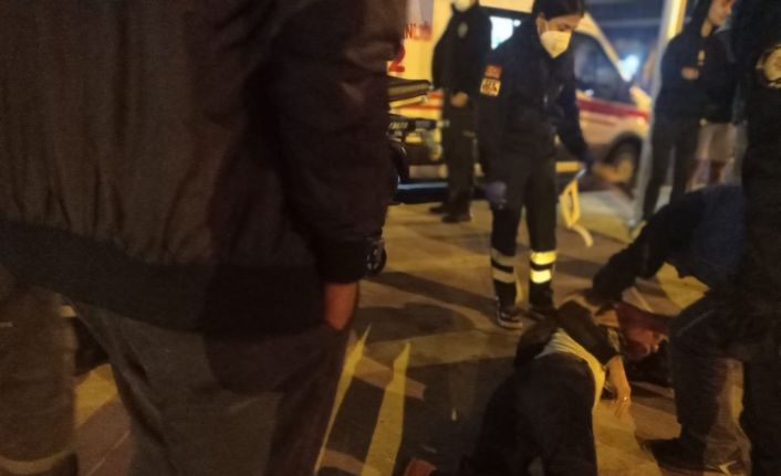 (Özel) Kartal E-5’te alkollü sürücü bariyerlere çarptı, araç takla attı