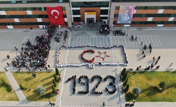 Özel Kayseri OSB Teknik Koleji, 29 Ekim Cumhuriyet Bayramı’nı coşkuyla kutladı