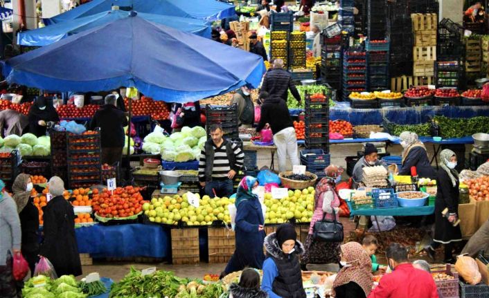 Pazar esnafı vatandaşları market yerine semt pazarlarından alışverişe çağırdı