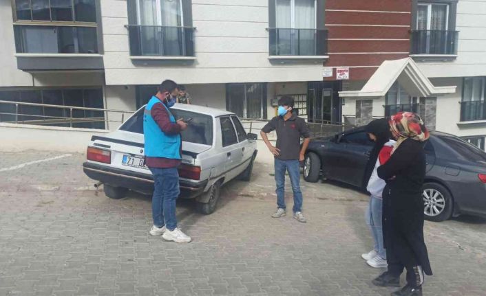 PCR testi pozitif olan çocuk, babasının otomobili ile 5 yaşındaki çocuğa çarptı