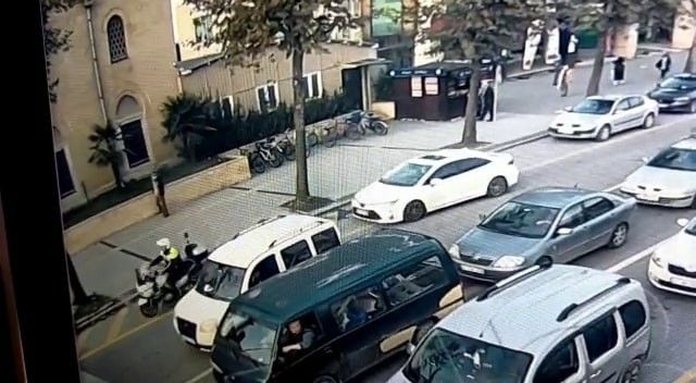 Polisten alkışlanacak hareket