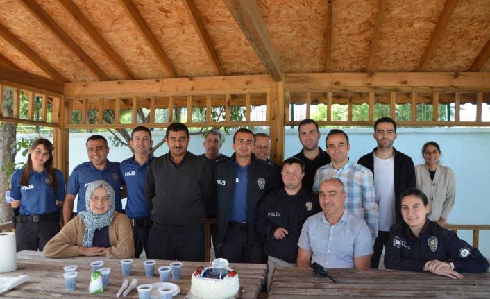 Polisten down sendromlu Ömer’e doğum günü sürprizi
