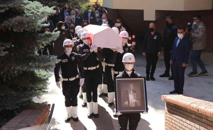 Prof. Dr. Orhan Oğuz için kurucusu olduğu Anadolu Üniversitesinde tören düzenlendi