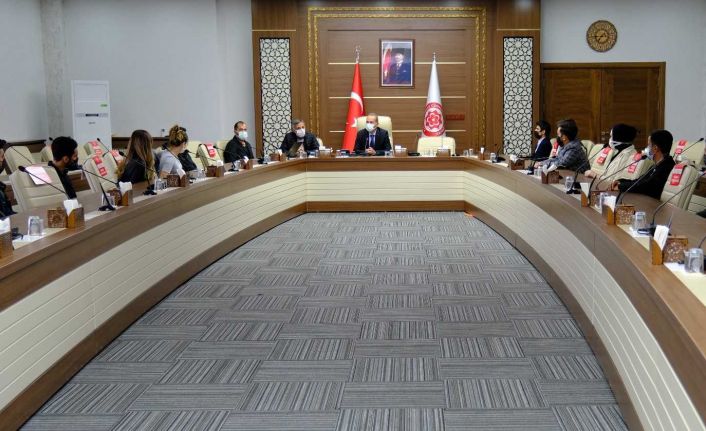 Rektör Karabağ şehit ve gazi çocukları ile bir araya geldi