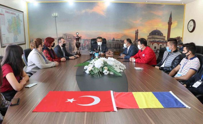 Romanyalı öğrenciler Sivas’ta İHA eğitimi alıyor