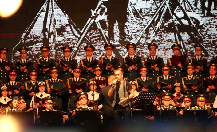 Rus Kızılordu Korosu ve Haluk Levent Mersinliler ile buluştu