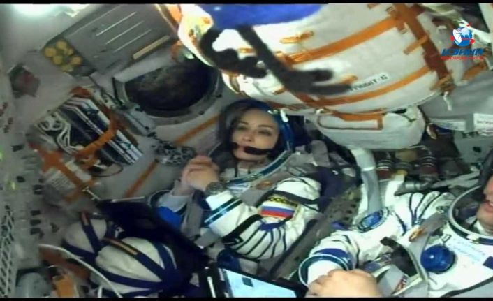 Rus yönetmen ve oyuncu uzaydaki ilk film çekimi için yola çıktı