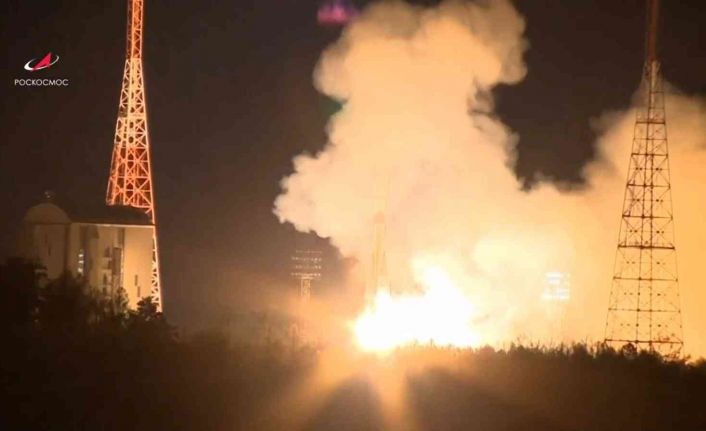 Rusya, 36 OneWeb uydusunu daha uzaya fırlattı