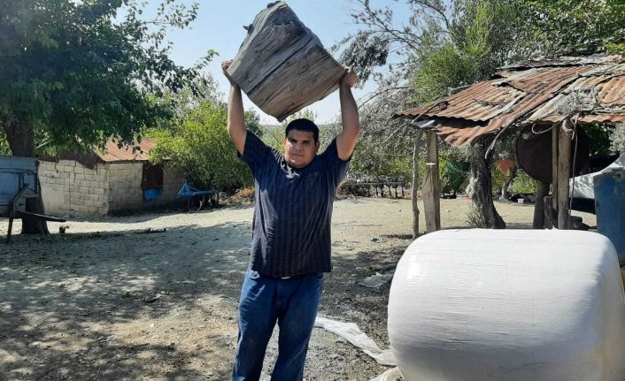 Saman balyası, odun kütüğü eline ne geçtiyse kaldırdı halterde Türkiye şampiyonu oldu
