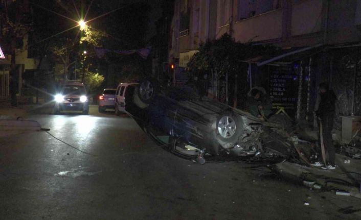 Sancaktepe’de tartıştığı vatandaşların üzerine aracı sürdü, araçla takla atınca bırakıp kaçtı