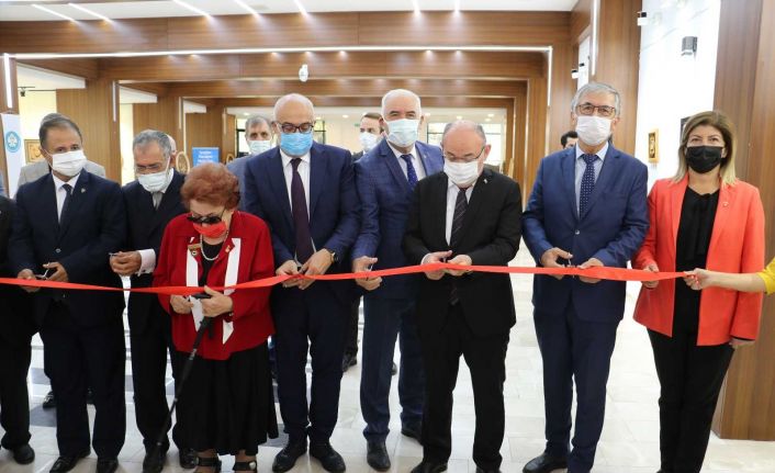 Serginin geliri öğrencilere burs olacak