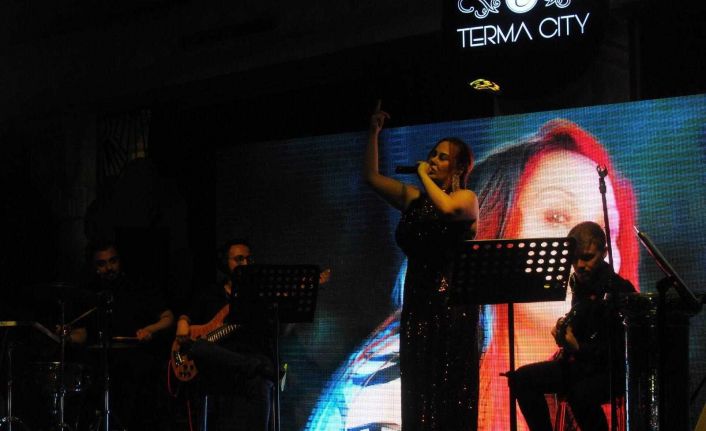 Sokak hayvanları için gece düzenlediler