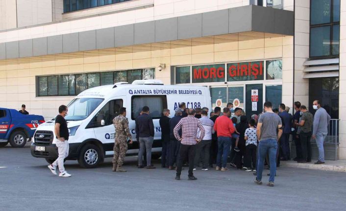 Sosyal medya paylaşım cinayetinde hayatını kaybeden adamın cenazesi yakınları tarafından alındı