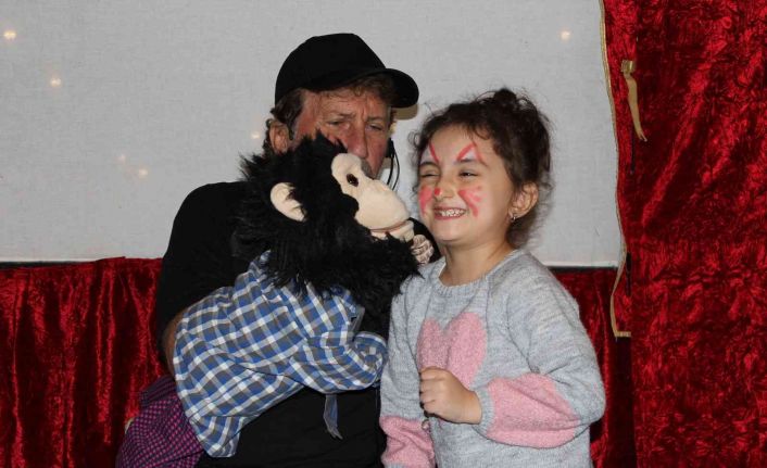 Tarzan’ın Çita’sı Sarı Bıyık’ın karnından konuşuyor