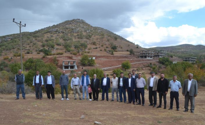 Terör nedeni ile 30 yıl önce göç etmişlerdi, dönüş yolunda yol engeline takıldılar