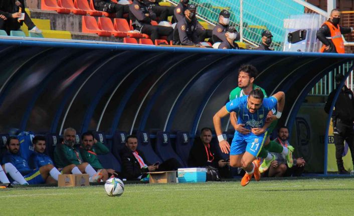 TFF 3. Lig: Belediye Derincespor: 6 - Ceyhan Spor: 0