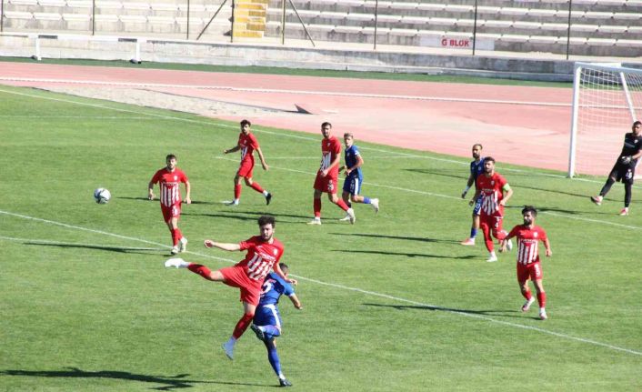 TFF 3. Lig: Karaman Belediyespor: 1 - Belediye Kütahyaspor: 2