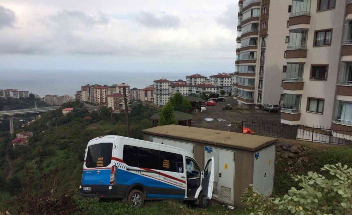 Trafoya çarparak durabildi