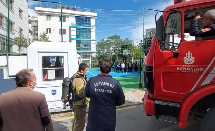 Ümraniye’de lisede yangın paniği