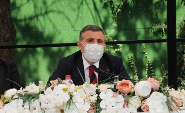 Vali Atay: "Yoğun bakımda tedavi görenler aşısız kişilerden oluşuyor"