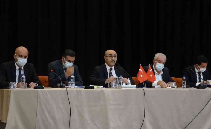 Vali Demirtaş: "Okullarımızda ve okullarımızın çevresinde terör propagandasına müsaade etmeyeceğiz"