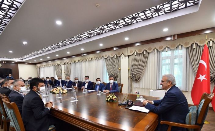 Vali Karaloğlu, 19 Ekim Muhtarlar Günü dolayısıyla muhtarlarla bir araya geldi