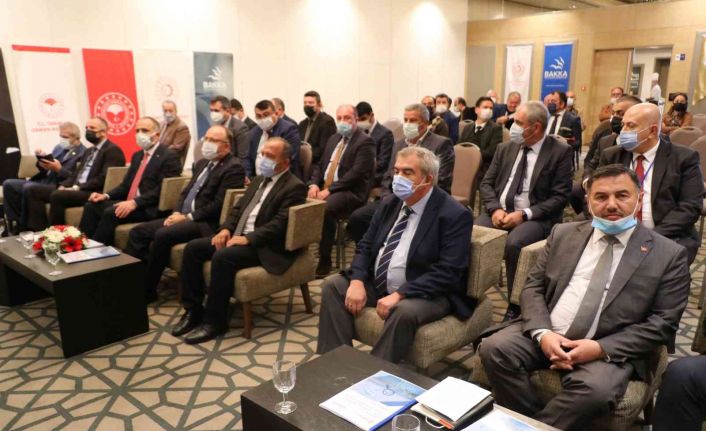 Vali Tutulmaz: "Denizin kıyısındayız ama balıkçılık sektöründen istediğimiz şekilde verim alabildiğimizi söyleyemeyiz"