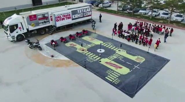 Van’da mobil trafik eğitim tırında 8 okuldan katılan 720 öğrenciye eğitim verildi