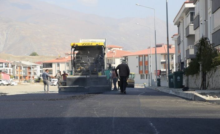 Yeni imar yolları asfaltlanıyor